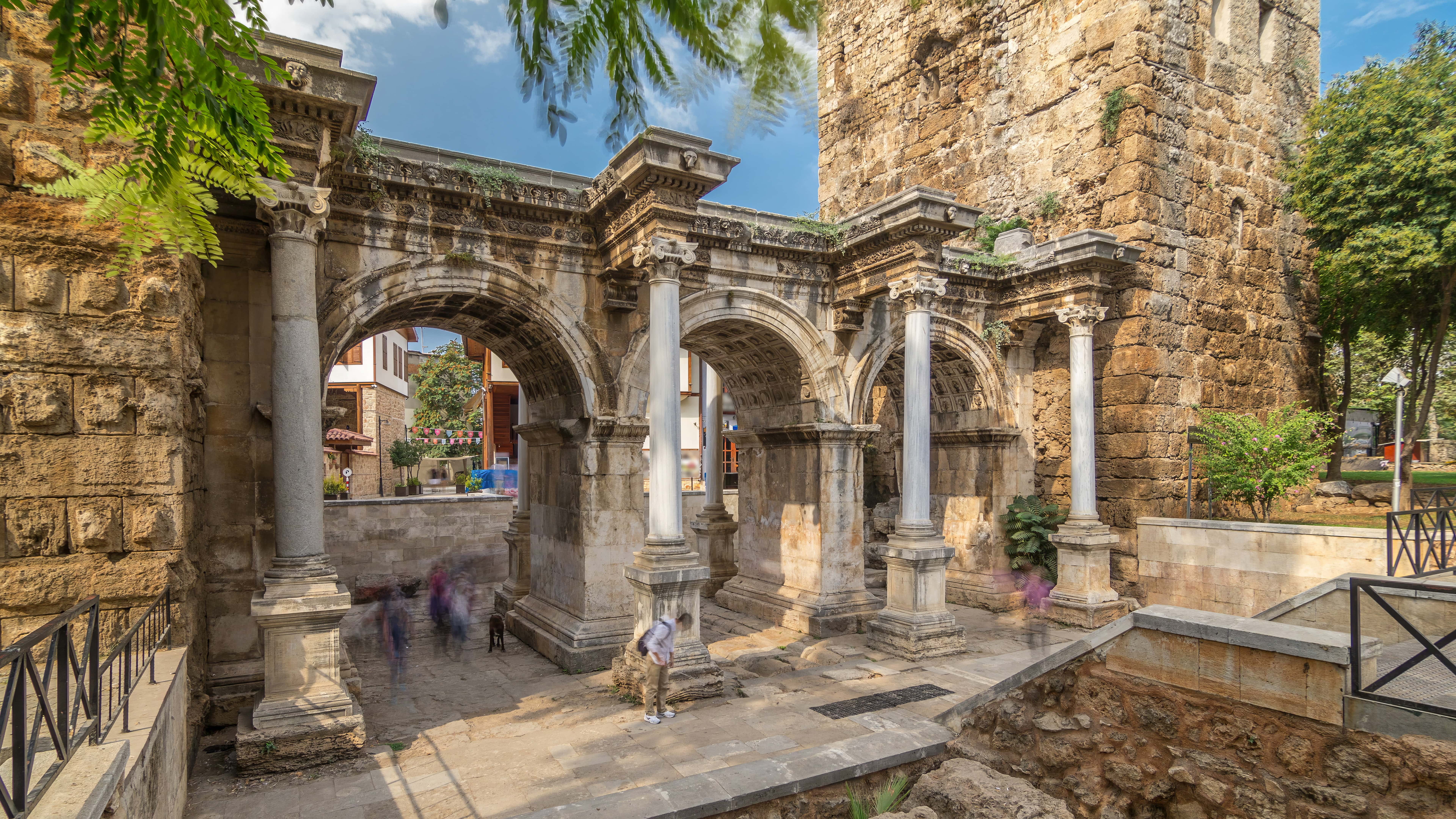 Портата на Адриан